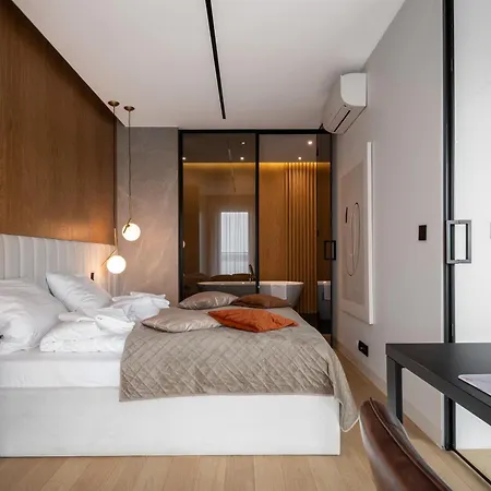 House, Sun & Snow Apartment *