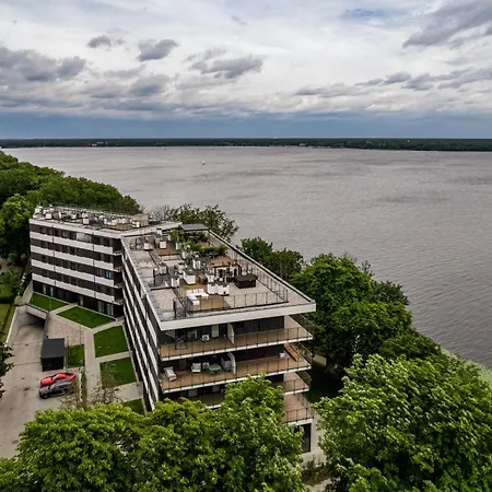 House, Sun & Snow Apartment