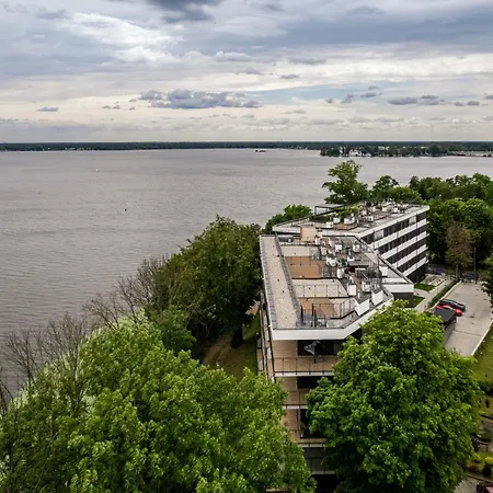 House, Sun & Snow Zegrze