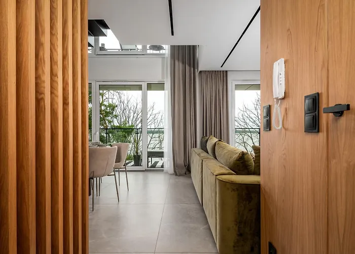 House, Sun & Snow Zegrze